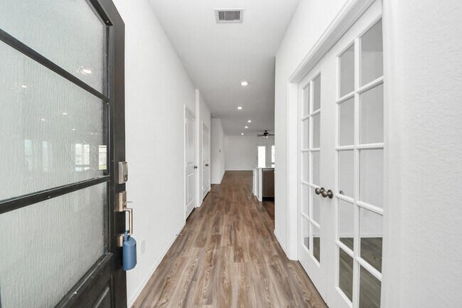 Building Photo - 7319 Bridal Ranch Dr
