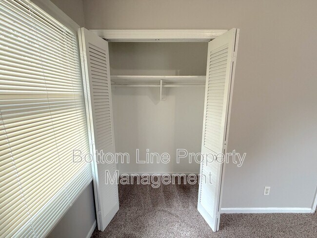 Building Photo - 3315 Wiseman Dr