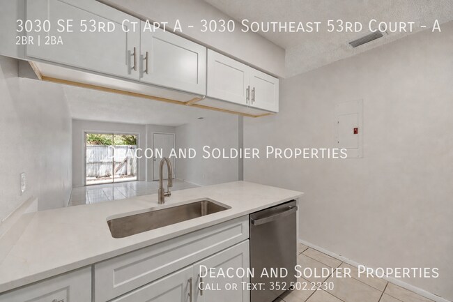 Building Photo - 3030 SE 53rd Ct