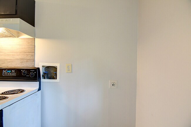 Building Photo - 4962 Leeper St