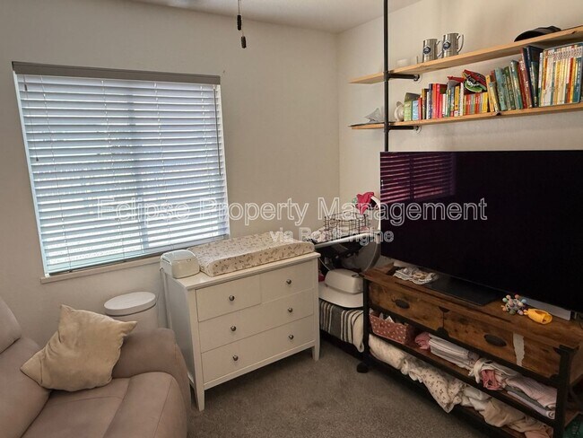 Building Photo - 464 Tara Dr