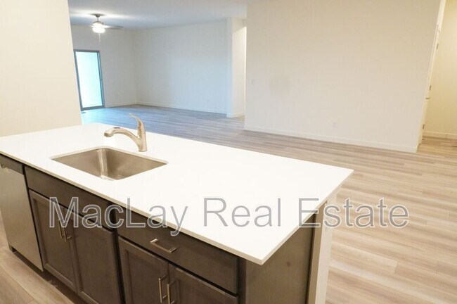 Building Photo - 4023 N Ghost Holw Wy