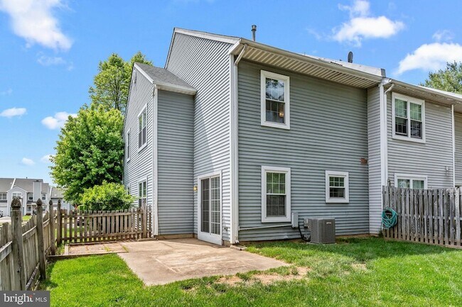 Building Photo - 14 Aster Way