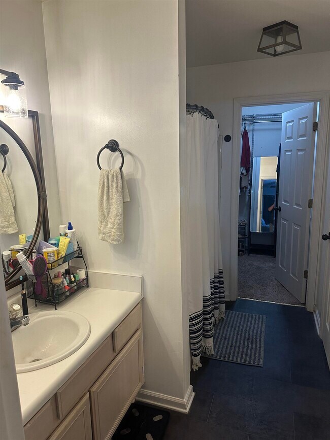 Building Photo - 3140 Camelliawood Cir W