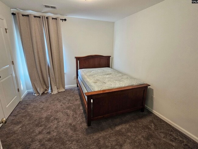 Building Photo - 819 Queenshire Ln