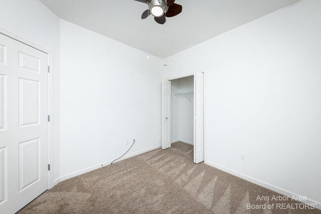 Building Photo - 8389 Ardmoor Dr