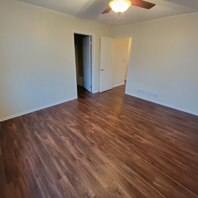 Building Photo - 4808 NE Michael Dr