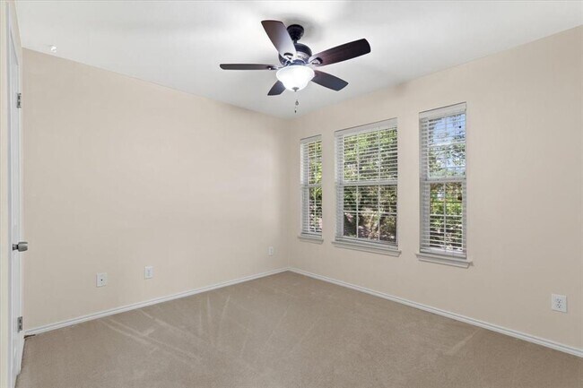 Building Photo - 207 Colby Ln