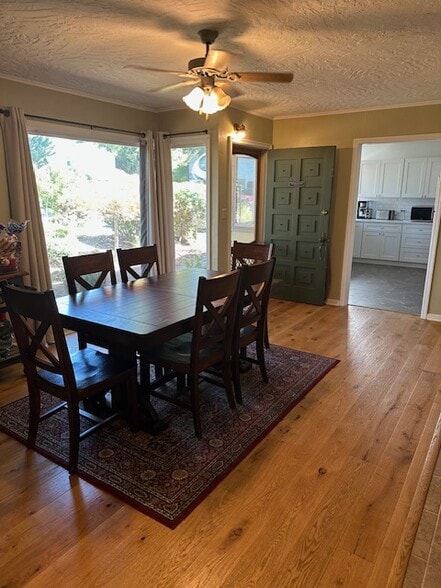 Dining room looking at entry door - 16715 SE Evergreen Ln