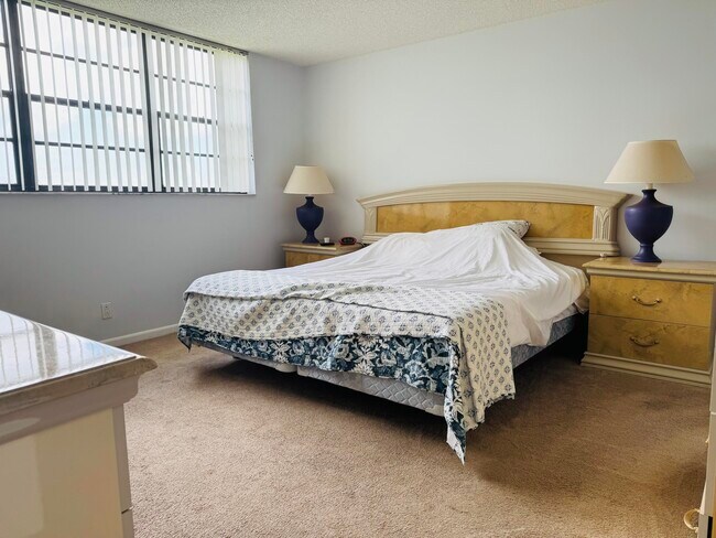 Building Photo - 2430 Deer Creek Country Club Blvd