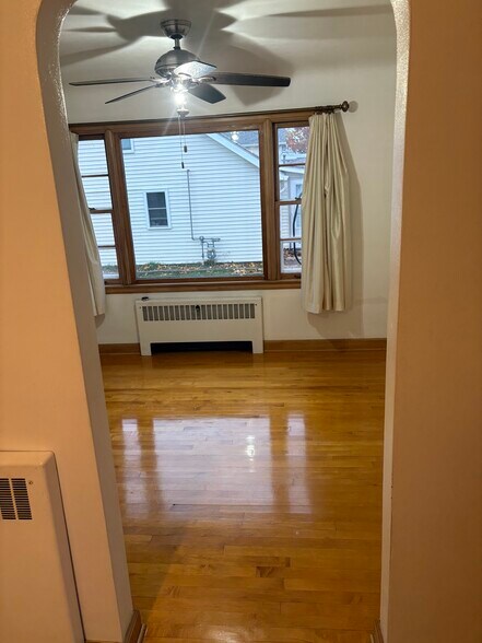 Dining room - 135 S John St