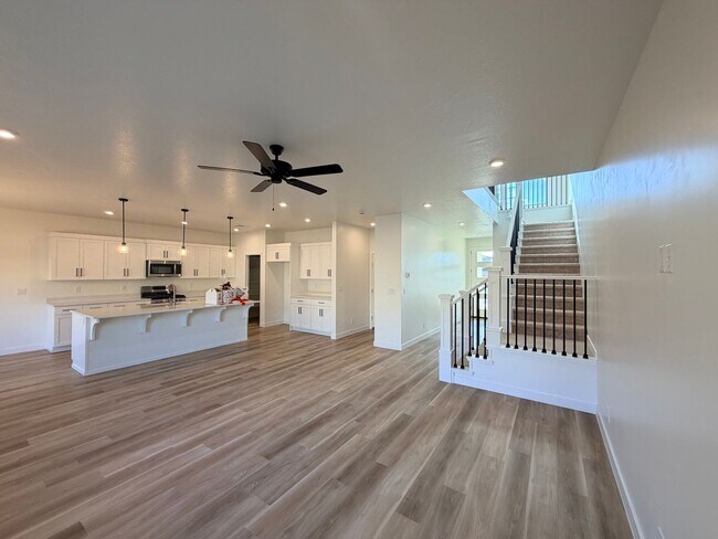 Building Photo - Beautiful Brand new 4 bedroom, 2.5 bathroom home in St George!