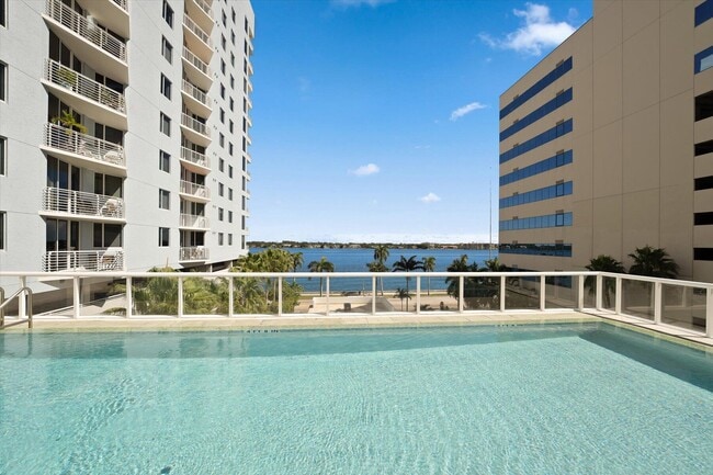 Building Photo - 1551 N Flagler Dr