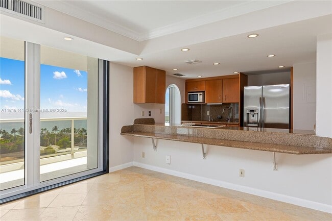 Building Photo - 2715 N Ocean Blvd