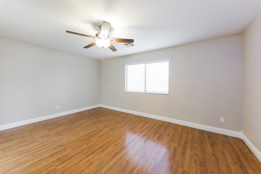 Building Photo - 16255 N 158th Dr