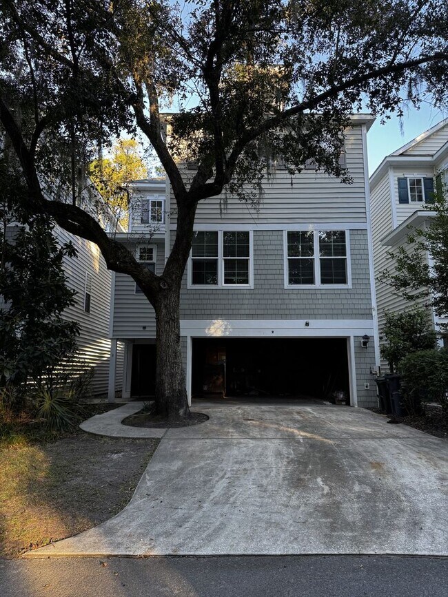 Primary Photo - Newly Remodeled Home- Mid-Island Hilton Head