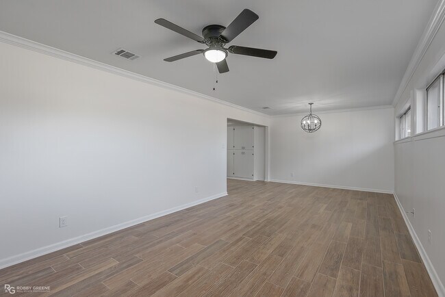 Building Photo - 1522 Captain Shreve Dr