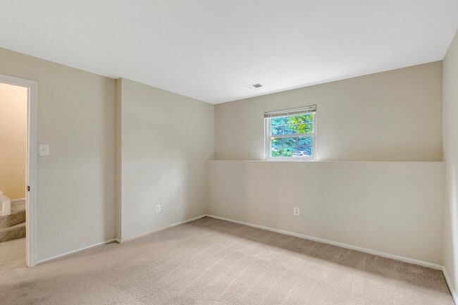 Building Photo - 1848 Heather Glen Ct