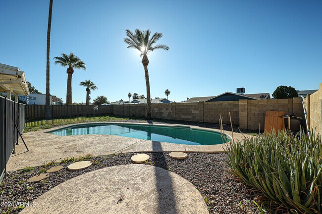 Building Photo - 3715 W Yucca St