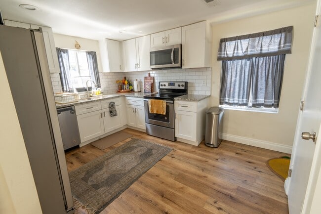 Building Photo - 243 S Eliot St