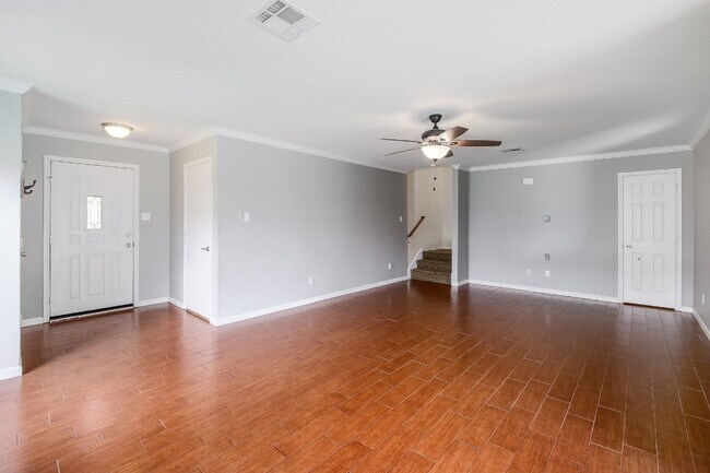 Building Photo - 213 Woodley Rd