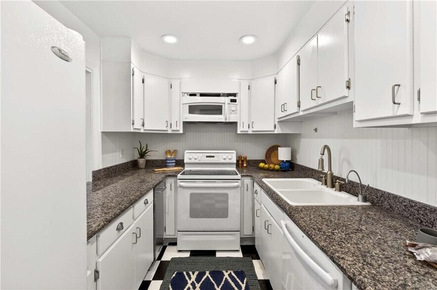 Building Photo - 15 Prescott Walk NE