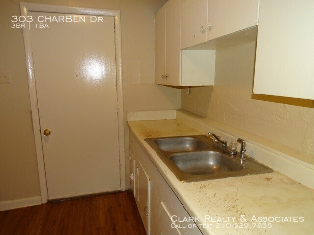 Building Photo - 303 Charben Dr., San Antonio, TX. 78237