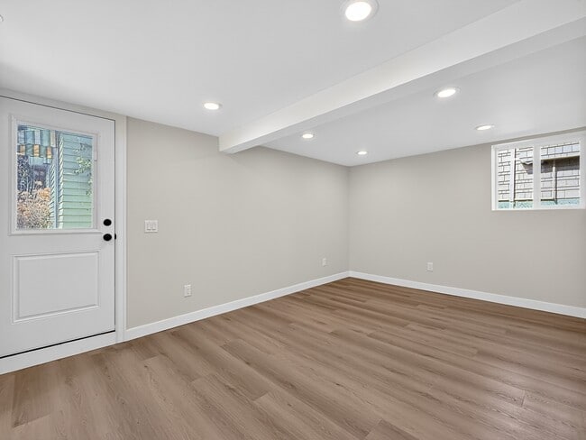 Building Photo - 8037 Brooklyn Ave NE