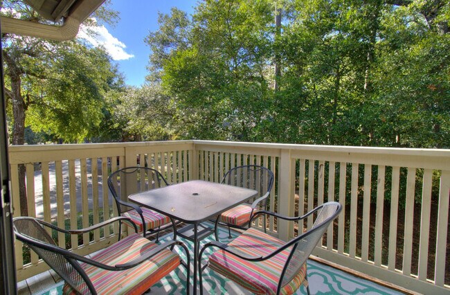 Building Photo - 301 Myrtlewood Ct