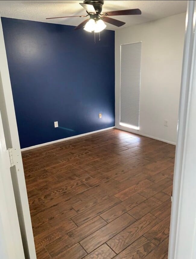 Building Photo - 7926 Avenal Loop