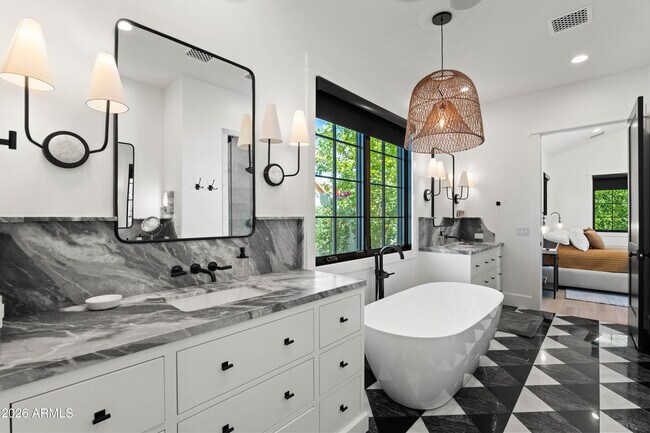 Building Photo - 5309 N 33rd St