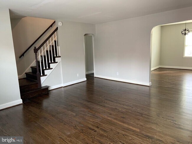 Building Photo - 8125 Clyde Bank Rd