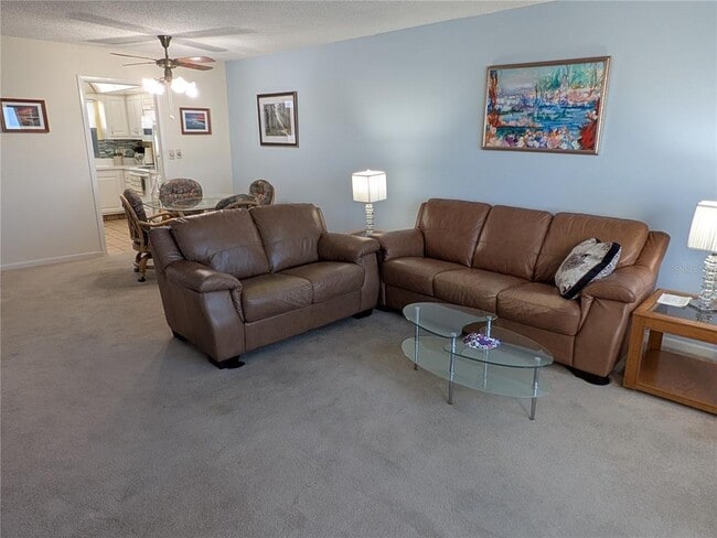 Building Photo - 4575 Cove Cir