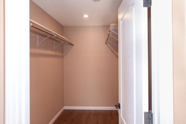 Building Photo - Schedule a tour today for a BEAUTIFUL 3-Bedroom, 3-Bath!