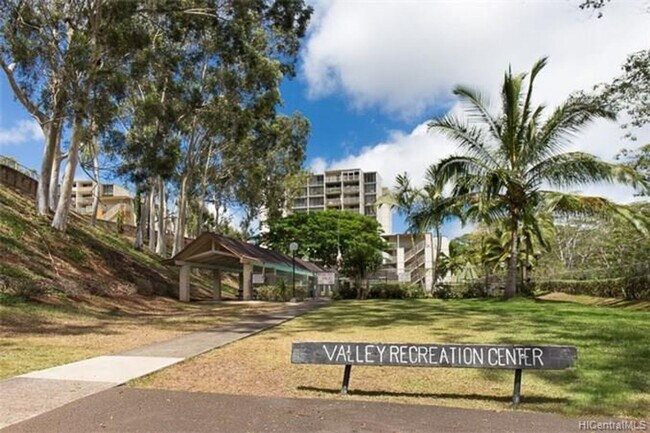 Building Photo - 2br 1bath 2pkg unit at Valleyview Melemanu!