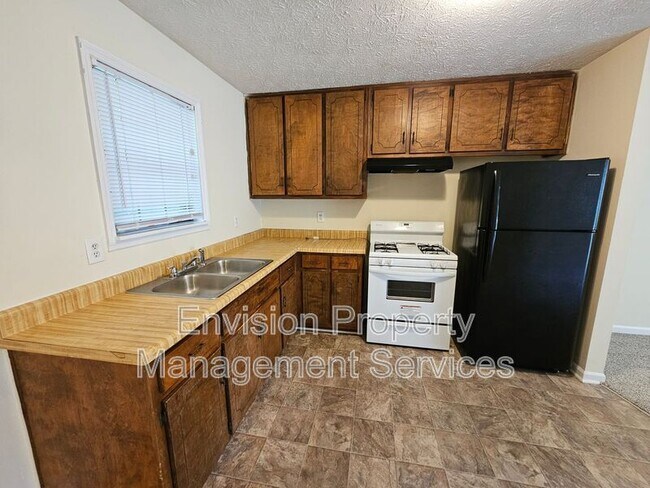 Building Photo - 115 Jay Ln
