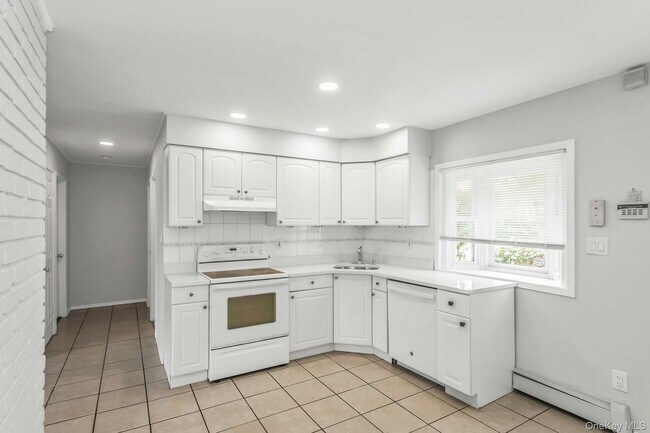 Building Photo - 27 Apollo Ln