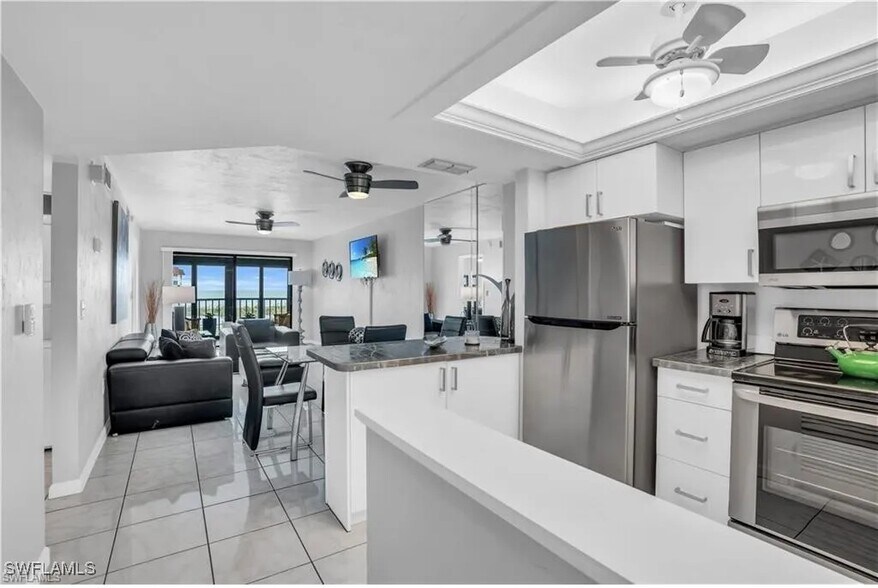 Building Photo - 6895 Estero Blvd