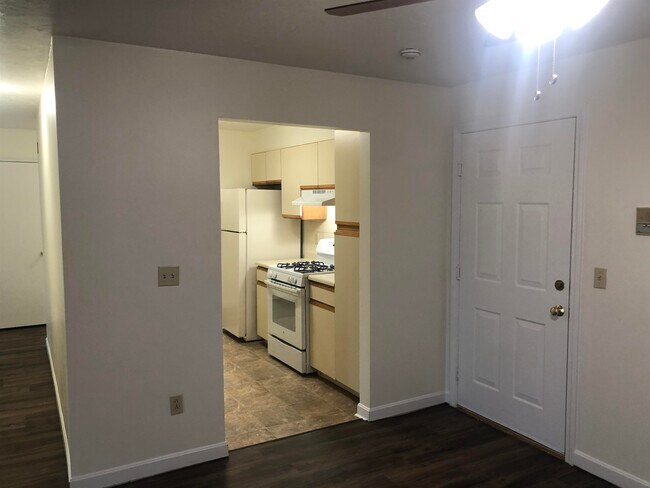 Building Photo - 383 Huse Rd