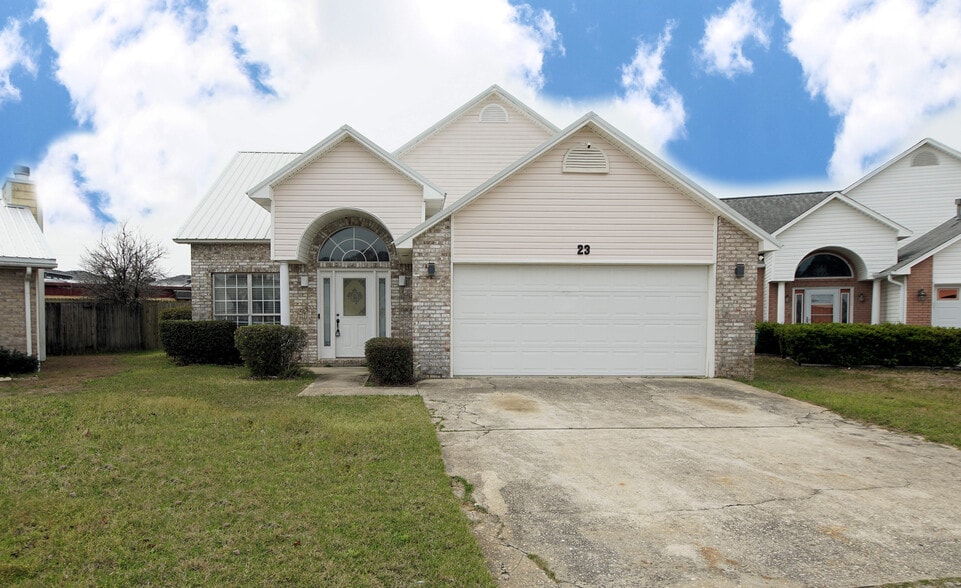 Front View with two car garage - 23 Ruby Cir