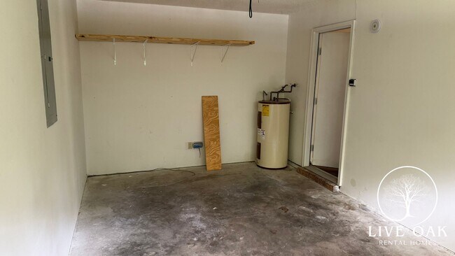 Building Photo - ENJOY A $500 MOVE-IN CREDIT WHEN YOU LEASE TODAY!**