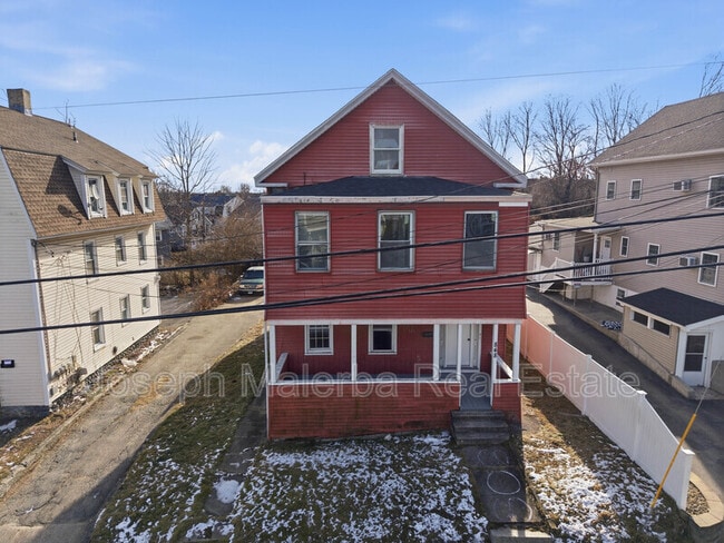 Building Photo - 848 Bank St