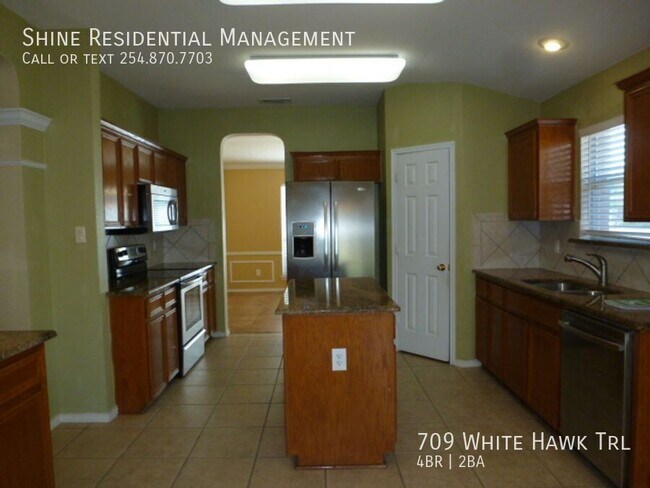 Building Photo - 709 White Hawk Trl