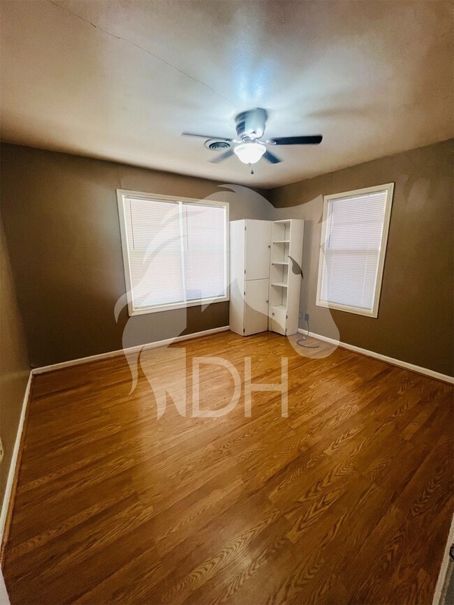 Building Photo - 1818 N Washington St