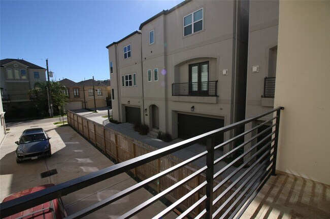 Building Photo - 5506 Petty St