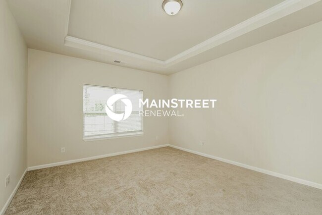 Building Photo - 5 Bedroom Pet-Friendly Home in Charlotte, NC with Main Street Renewal