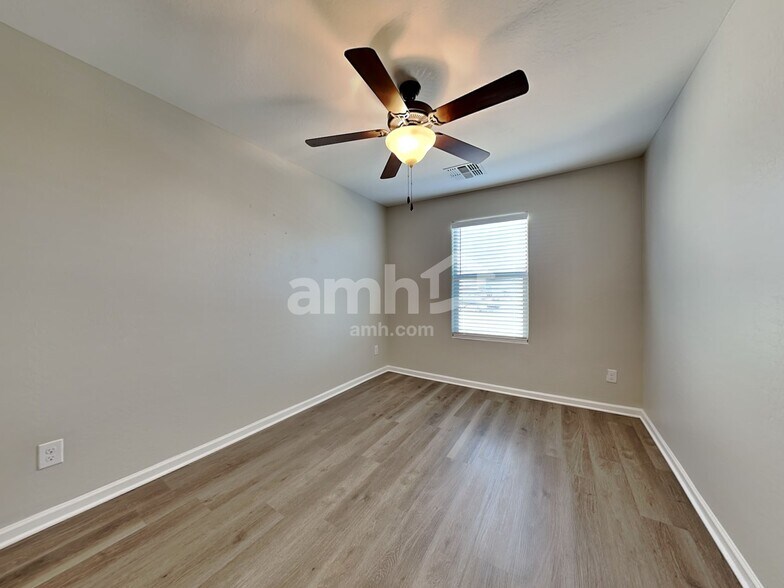 Building Photo - 20715 W Thomas Rd