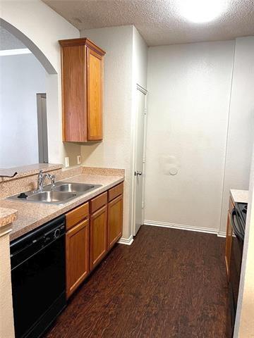 Building Photo - 725 Kingston Dr