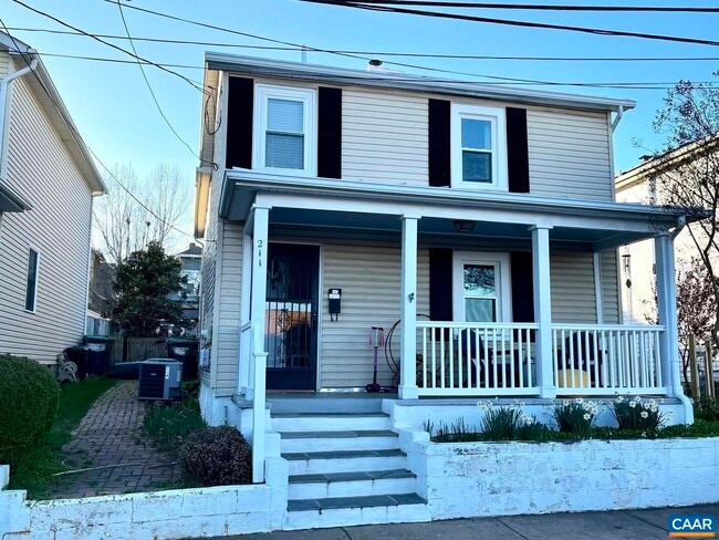 Primary Photo - 211 5th St NW