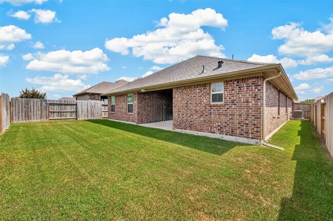 Building Photo - 2605 Golden Palms Ln